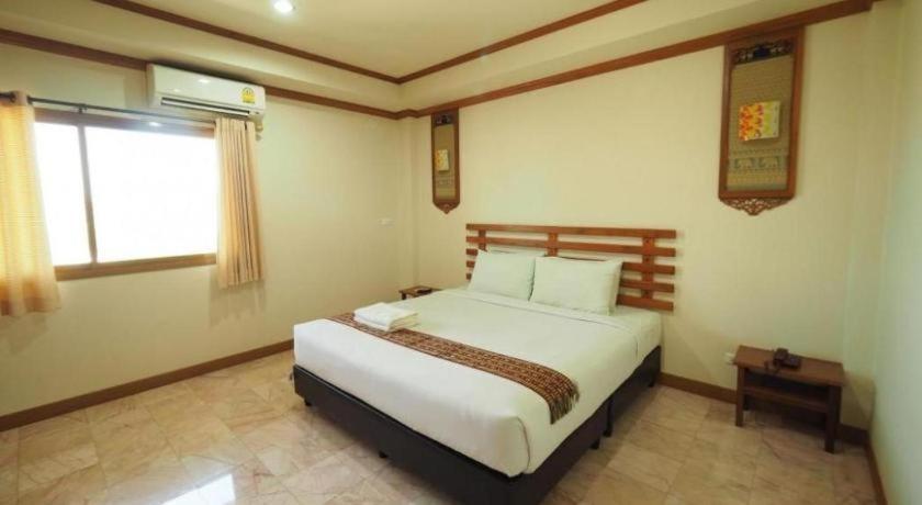 Amornsukhothai Hotel ภายนอก รูปภาพ