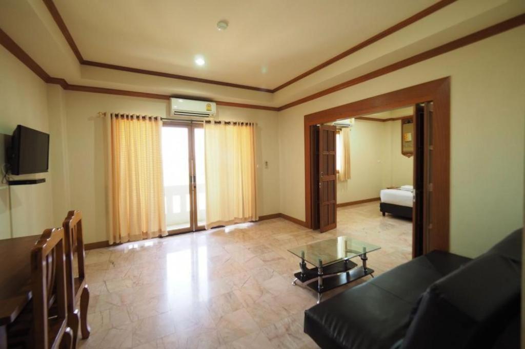 Amornsukhothai Hotel ภายนอก รูปภาพ
