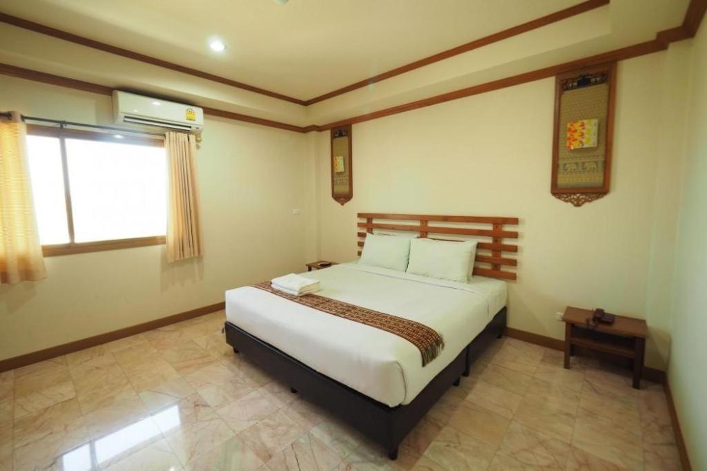 Amornsukhothai Hotel ภายนอก รูปภาพ